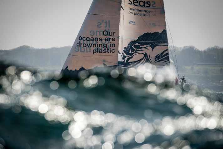   Had conceded a penalty at the first turning mark after pushing too cheekily in front of Vestas 11th Hour Racing: turn-the-tide-on-plastic skipper Dee Caffari and her 50:50 mixed team. Guest reporter and sailing pro Ken Read had commented on the incident from the air and said: "Well, Charlie Enright (Vestas skipper, ed.) has gone a bit Hollywood on us. But he had to change his course..."