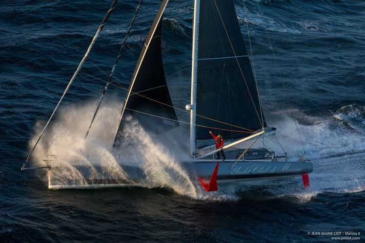   Bagnata e veloce. Navigare con "Malizia" è tanto affascinante quanto impegnativo.