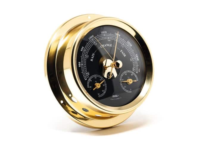 Elegant an Bord oder daheim: Die Wetterstation mit Barometer, Hygrometer und Thermometer in einem Gehäuse