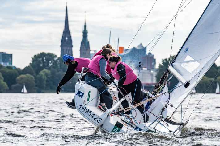   Hard work and fun on the Alster at the same time: The Helga Cup challenges and encourages its participants