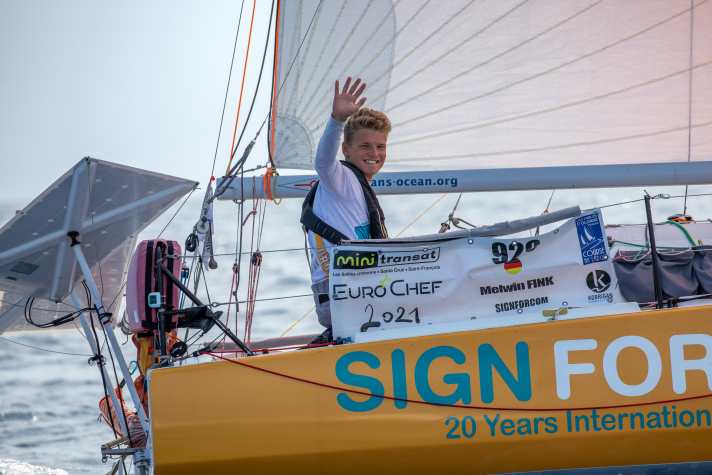   Melwin Fink auf seinem Mini "signforcom"