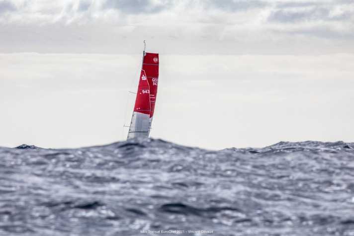   Le skipper de "Vorpommern", Lennart Burke, s'est orienté vers le sud un peu plus tôt que Melwin Fink et s'est battu dans le groupe de tête pour obtenir le meilleur classement possible dans le top 10.