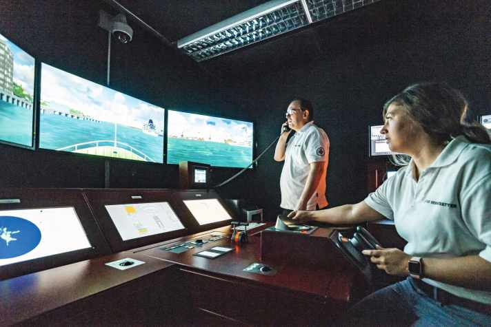   Proche de la réalité : entraînement à la communication en cas d'urgence au centre de simulation de Brême