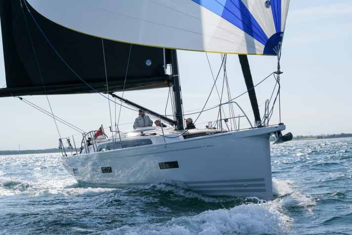   The bowsprit is now longer and firmly laminated to the hull