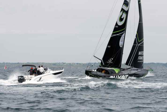   Mit diesem Boot wollen Benjamin Dutreux, Robert Stanjek, Phillip Kasüske und die erfahrene Weltumseglerin Annie Lush die sieben Etappen im 14. The Ocean Race als Guyot Environnement-Team Europe bestreiten