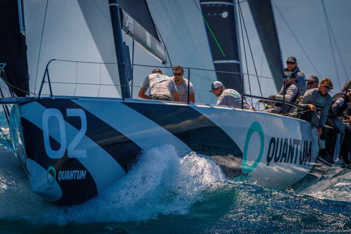   Auf Kurs WM-Krone: das Team Quantum Racing vor Cascais