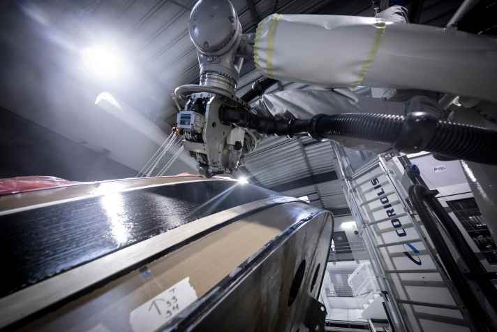 Die Foils während der Produktion mit Laminier-Roboter