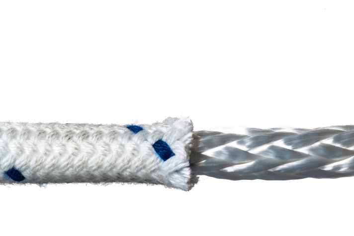 Rope sailing yacht