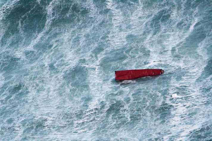 Containers going overboard are every sailor's nightmare. Every year, thousands of steel boxes from freighters fall into the sea. Most of them quickly sink. But some float on the surface for months