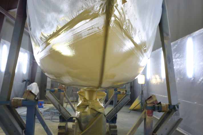 Six layers of epoxy resin keep the water out and provide lasting protection against osmosis damage