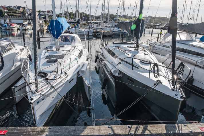 For the harbour and the trailer, the Dragonfly is as narrow as a small cruiser