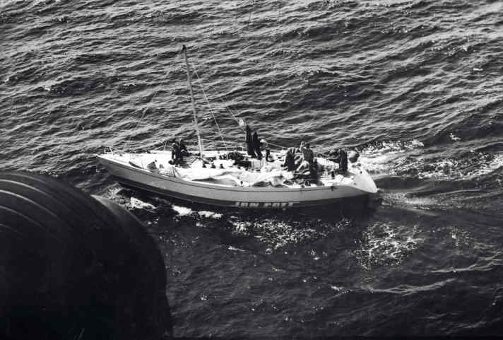   Fastnet 79: l'Admiral's-Cupper "Jan Pott" perde il sartiame durante un capovolgimento