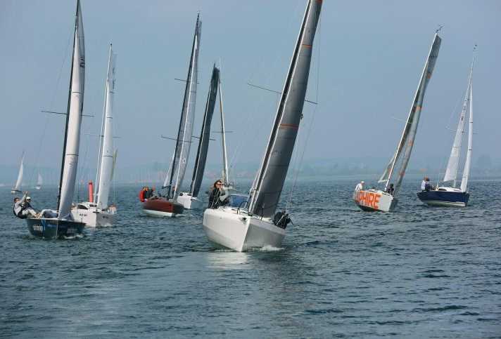 yacht/M4285542-DDH1kOOi
