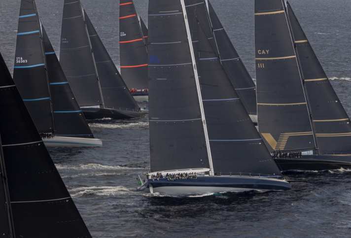 yacht/maxi-250910cb-10021181_7ae83f3b3d4ebba9ada9f45f071f5809
