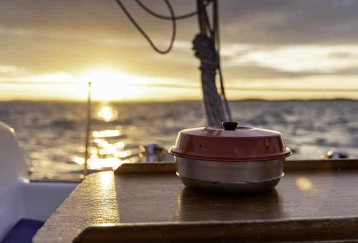 With the Omnia, the cooker becomes an oven