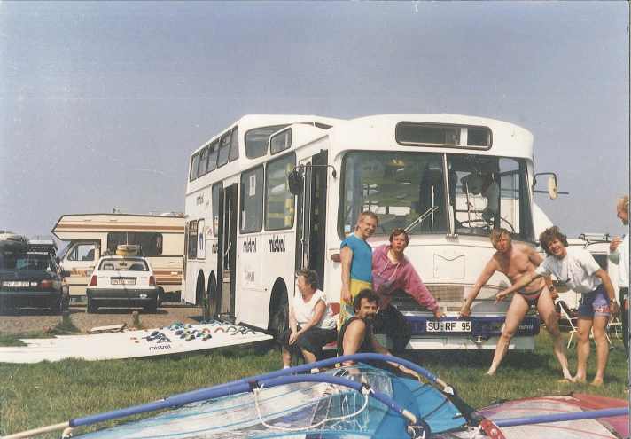 Uwe and his wife Pieternel started the adventure in the 1980s in the form of a mobile surf school with a double-decker bus.