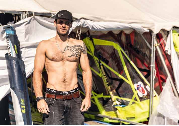 Modellathlet Nico Prien (GER 7) hat mit der Fitness in einer Woche keine 
Probleme. Mit Enrico Marotti (CRO401) dafür einen starken Teamkollegen.
