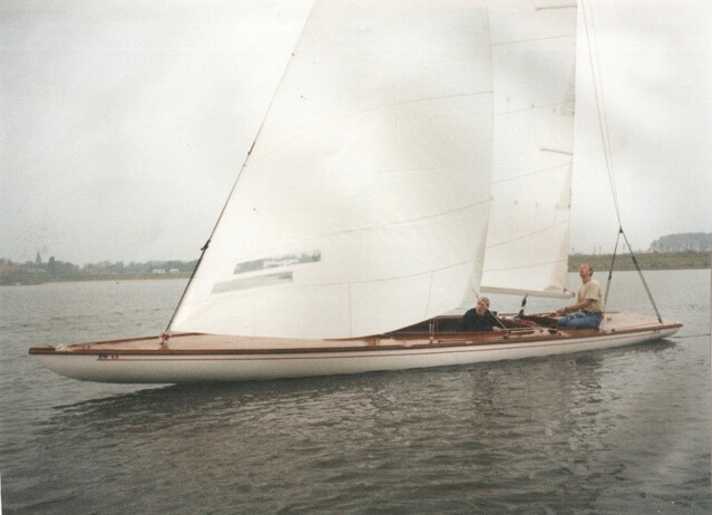   Elegant und schnittig: Wefers-Boote, hier ein 9.9er mit Christian Scheper bei der Testfahrt