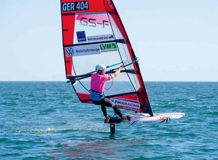 In the foil slalom discipline, front wings of less than 600 square centimetres are now the order of the day - super fast, but not suitable for beginners.