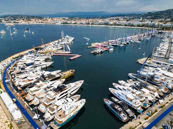 More is almost impossible: View from above of the yachts at the Cannes Yachting Festival