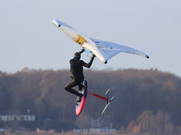 The unit also looks agile when freestyling