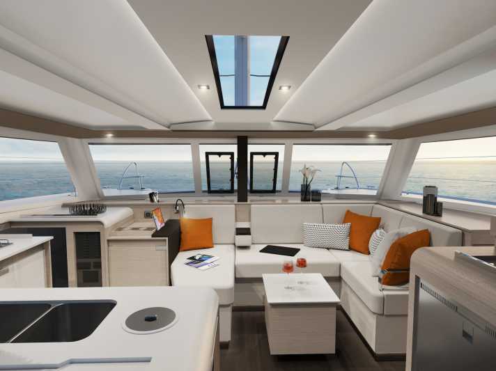The light-coloured surfaces and the many windows create an open, bright and friendly living atmosphere
