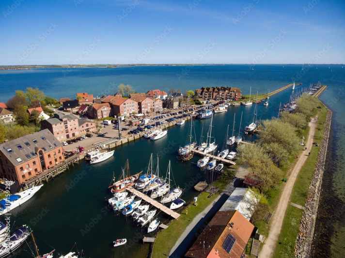 yacht/orth-fehmarn-lowres-22-adobestock-110159221-preview_a4778912b368c22a42d1c7a5c6158e3b