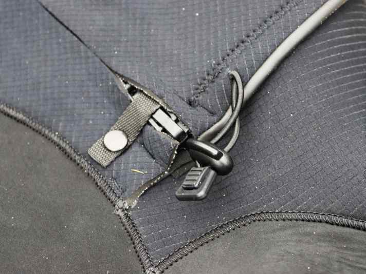 The zip is perfectly protected against water ingress