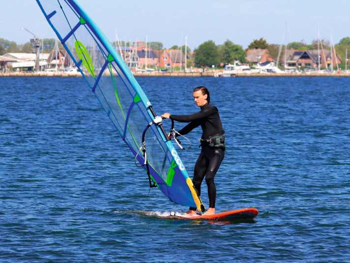 Tack windsurfing