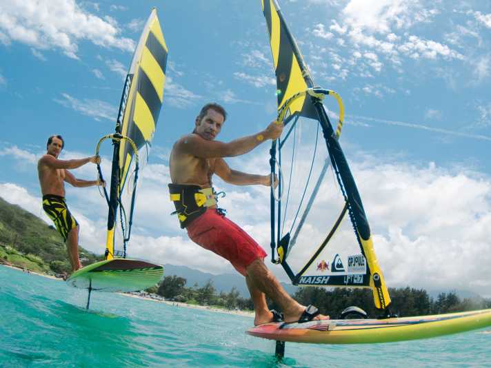 Foilen mit dem Chef Robby Naish: „Robby redet überall rein“, sagt Schweiger.