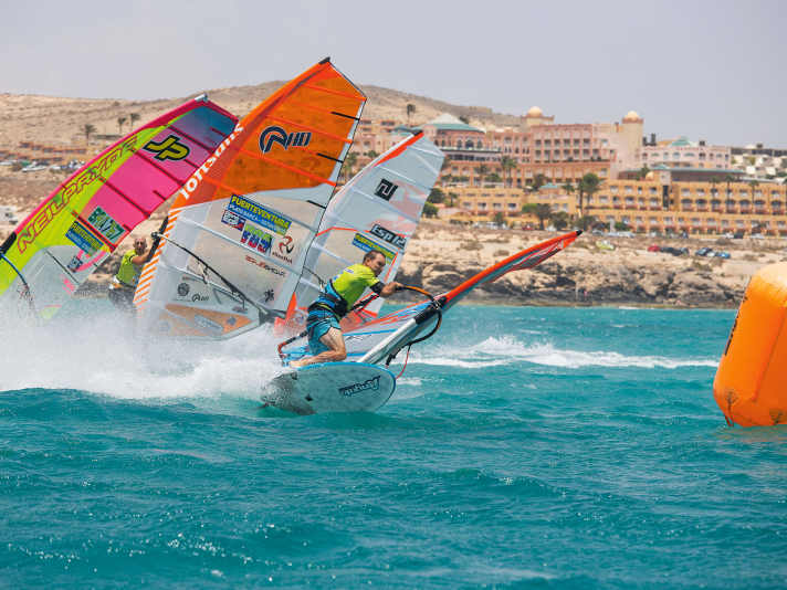 Zweifacher Weltmeister in der Welle und Platz sechs im Slalom im Jahr 2012.