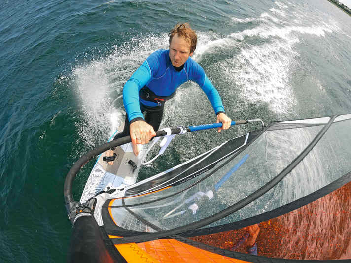Integrated adapters for thin RDM masts are standard on most forks - but there are exceptions.