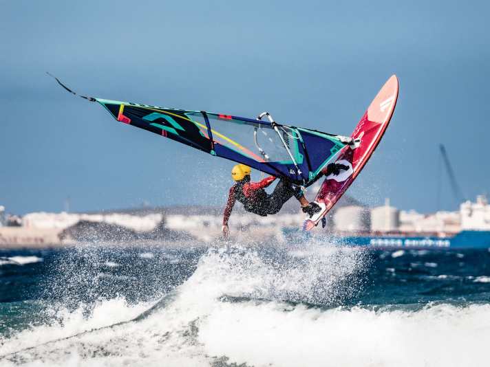 Special children's boards such as the JP Young Gun Magic Ride or the Fanatic Grip XS (in the photo) are particularly useful for very committed youngsters.