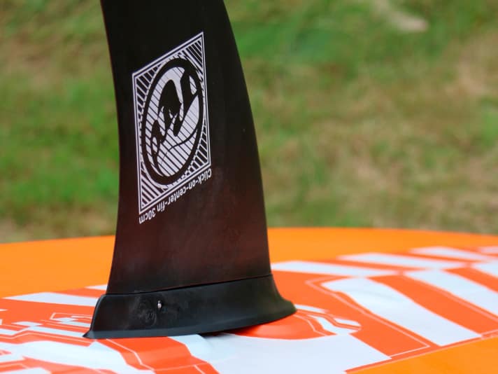 The optional centre fin can also be removed for paddling