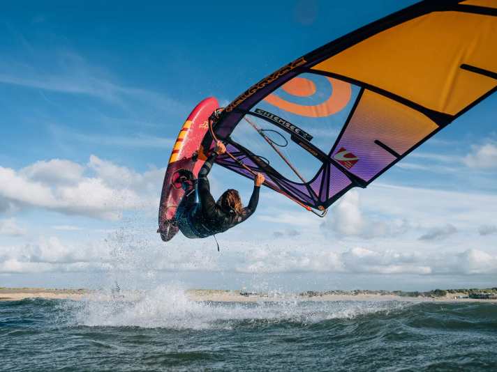 Marco Lufen surfs at the spot Perry's.