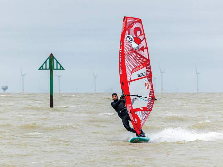 Clacton-on-Sea bietet, je nach Windrichtung 
und Wasserstand, Bump & Jump-Bedingungen 
bis hin zu moderater Brandung.