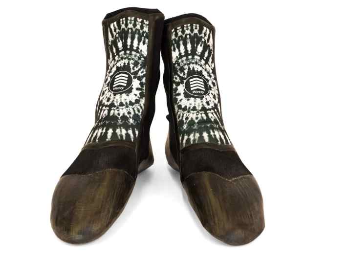 Wetty Wetsuit Boots Pro Series: Die Pro Series Boots von Wetty  Wetsuit sollen einen barfußähnlichen Boardkontakt bieten.