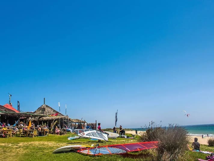 Konstanter Wind und gute Infrastruktur zeichnen Bolonia aus.