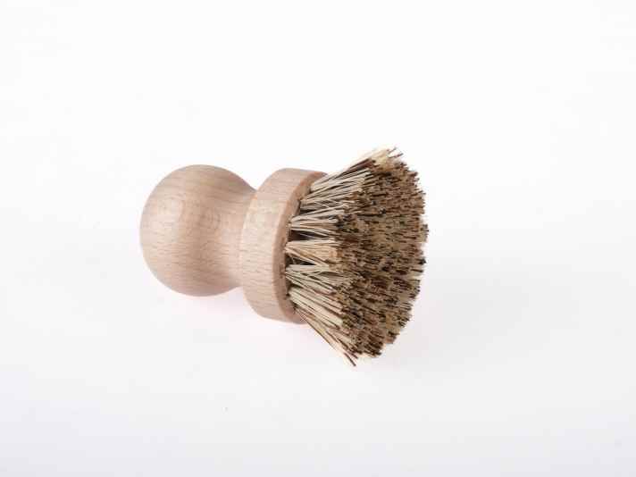 Organic brush for all types of dirt