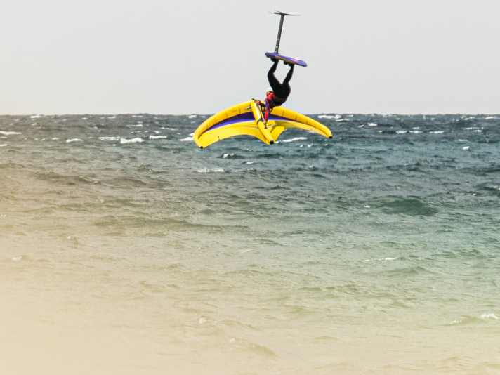 The queen of back flips - Nia Suardiaz