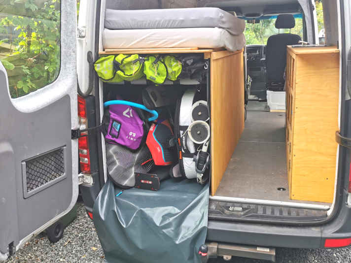Den “richtigen” Surfbus-Ausbau gibt’s nicht - je nach Anforderungen, Fahrzeug und Budget machen unterschiedliche Dinge Sinn