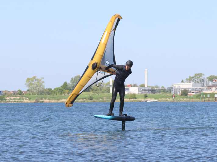 Foiling in the cross slope