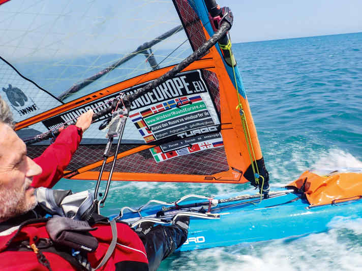 Jono uses trim systems to adapt his rig to the conditions.
