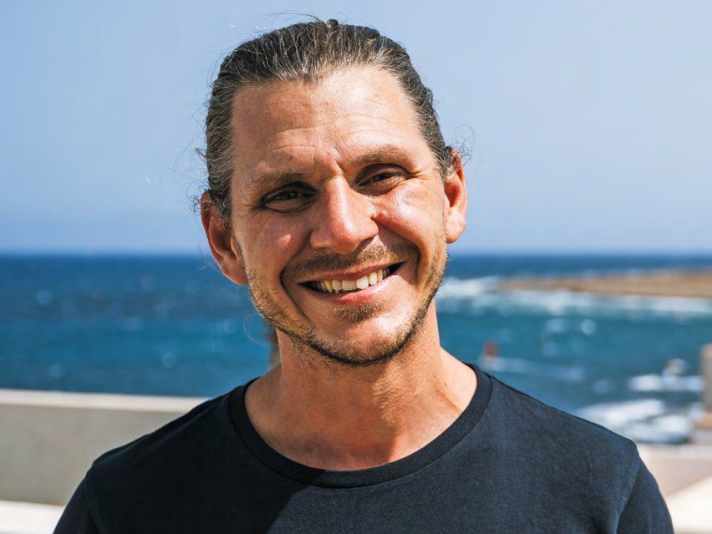 Sascha Lange, fit-for-surfing trainer, reveals how you'll never have aching feet again when windsurfing.