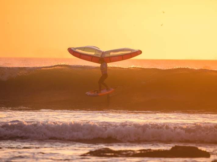 Top auf dem SUP und auch auf dem Wingboard – Fiona Wylde