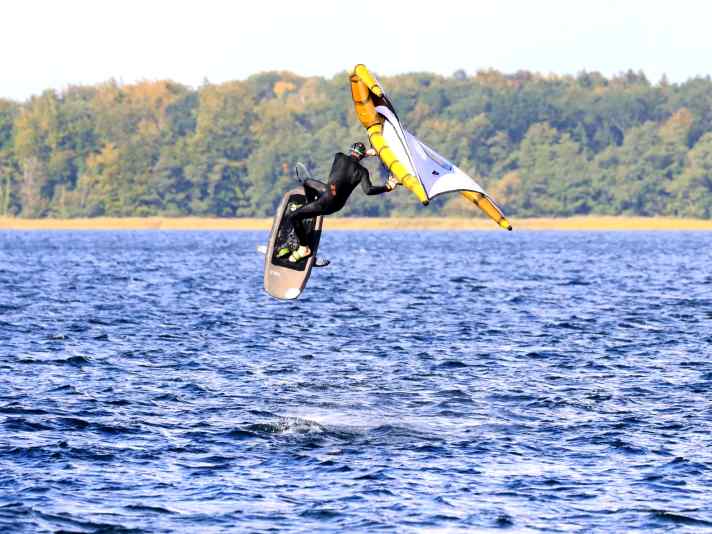 The Gold Wing can be guided very precisely during jumps and rotations