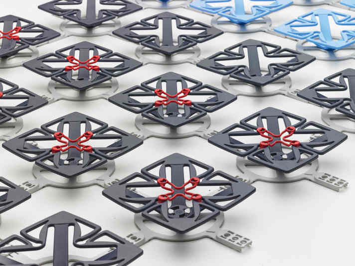 Froli elements are also clipped together to form a mat.