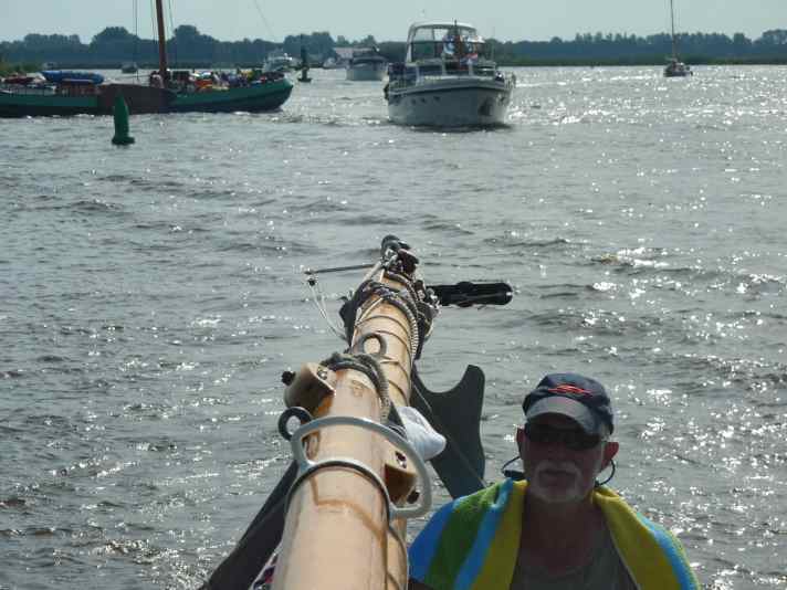  Mast down and through: many sailors ferry their boats through the Ems-Jade Canal