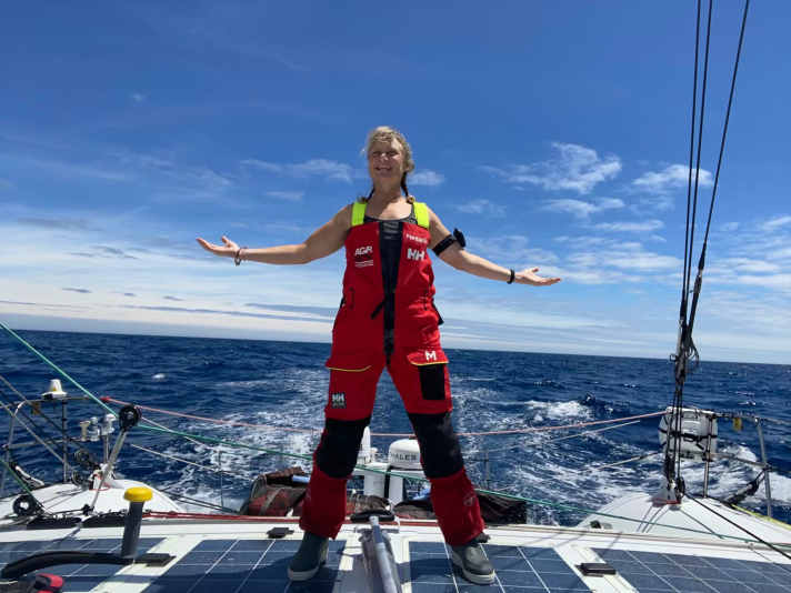   Pip Hare durchlitt bei ihrer Premiere auf der betagten Imoca "Medallia" Höhen und Tiefen, gewann aber mit ihrer direkten und ehrlichen Erzählkunst ein Heer neuer Fans für das Rennen um die Welt