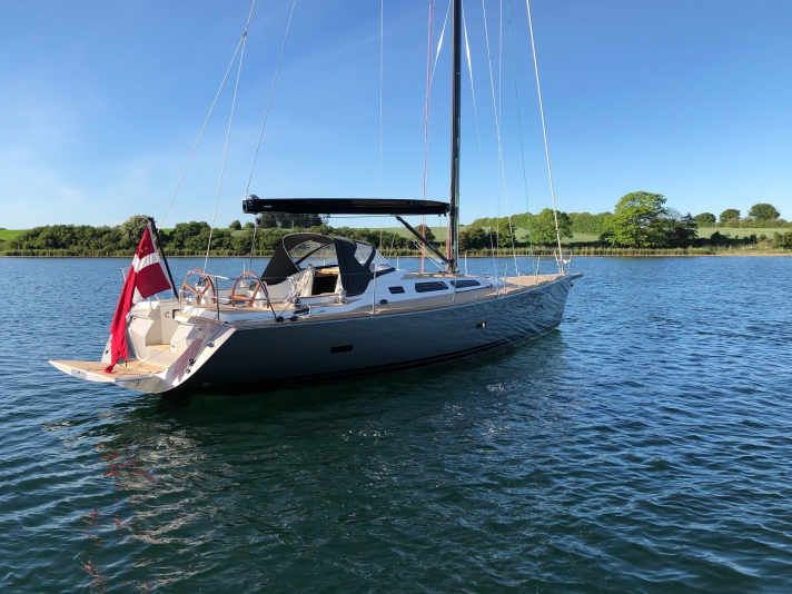   The stern can be opened and offers a bathing platform